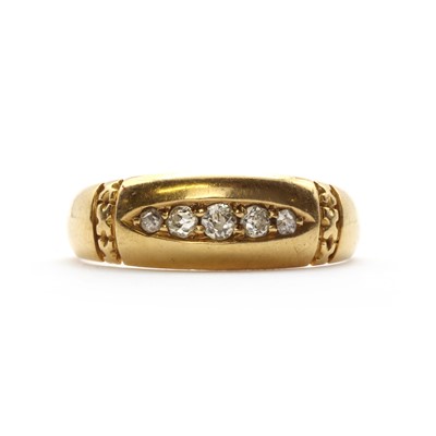 Lot 24 - A Victorian 18ct gold five stone diamond ring