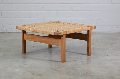 Lot 267 - A Danish 'Model 5273' oak table