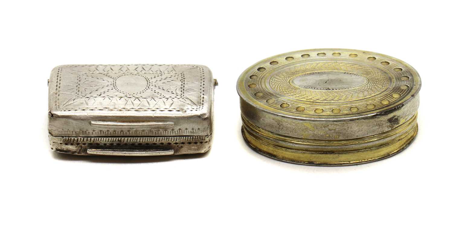 Lot 65 - A George III silver vinaigrette