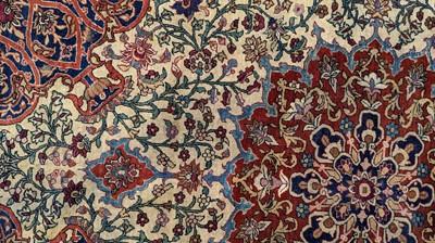 Lot 330 - An Isfahan rug