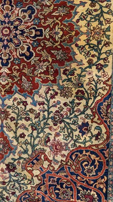 Lot 330 - An Isfahan rug