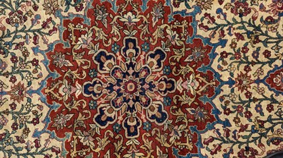 Lot 330 - An Isfahan rug
