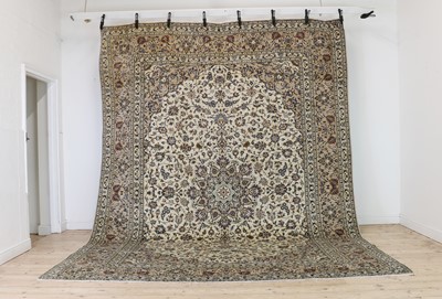 Lot 338 - A Kashan carpet