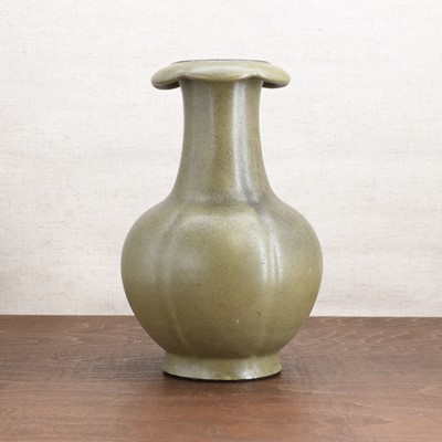 Lot 126 - A Chinese tea-dust-glazed vase