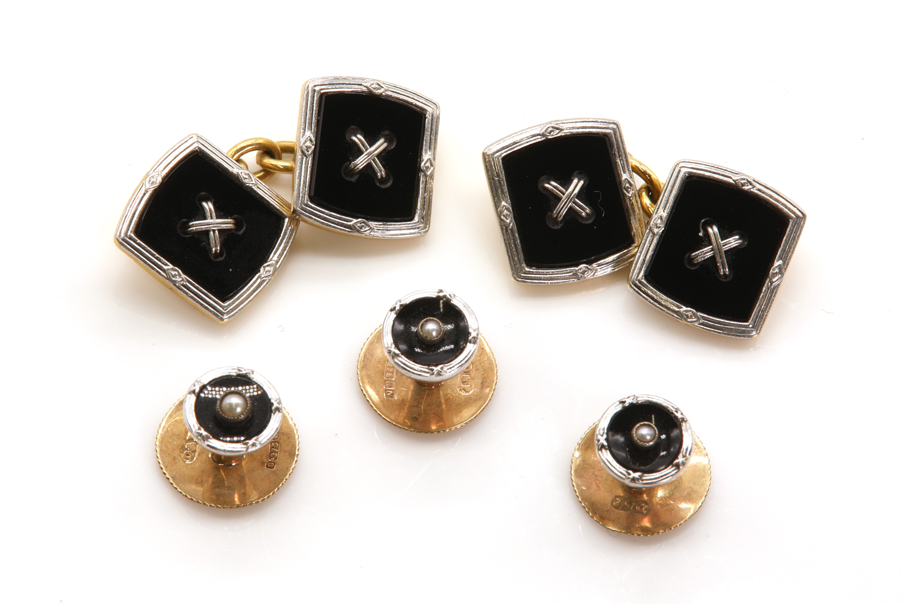 Lot 472 - A cufflink and dress stud matched dress set,