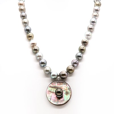 Lot 230 - A single row graduated Tahitian cultured pearl necklace