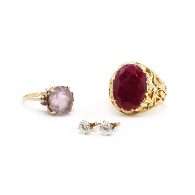 Lot 197 - A 9ct gold amethyst ring