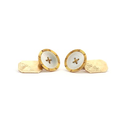 Lot 270 - A pair of 9ct gold mother of pearl cufflinks