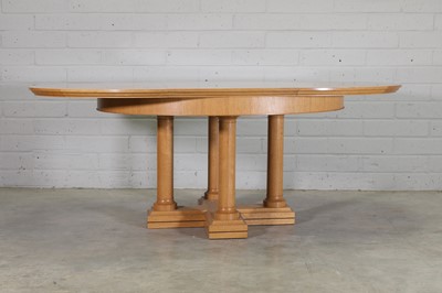 Lot 533 - A Linley oak and burlwood 'Classic' extending dining table