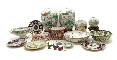 Lot 140 - A collection of Chinese and Imari ware