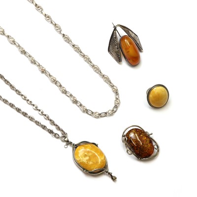 Lot 226 - A collection of silver and amber jewellery