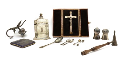 Lot 7 - A collection of silver items