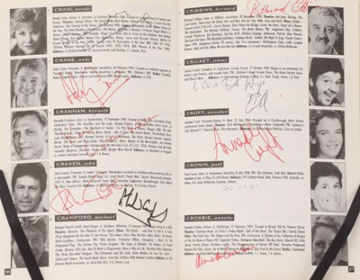 Lot 19 - TV STARS, 751 SIGNATURES