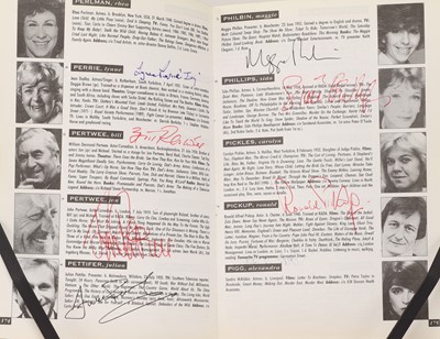 Lot 19 - TV STARS, 751 SIGNATURES
