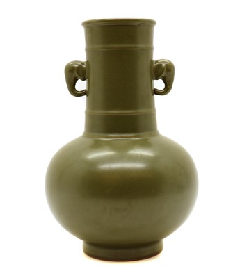 Lot 186 - A Chinese tea-dust glazed vase