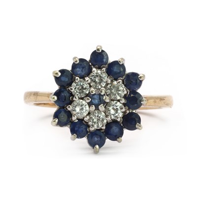 Lot 109 - A 9ct gold sapphire and diamond target cluster ring