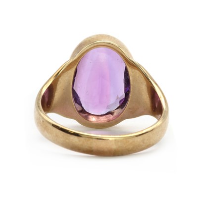 Lot 138 - A 9ct gold single stone amethyst ring