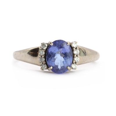 Lot 127 - A 9ct white gold tanzanite and diamond dress ring