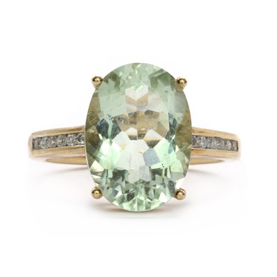 Lot 76 - A 9ct gold prasiolite and diamond ring