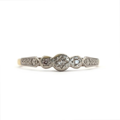 Lot 46 - An 18ct diamond three stone ring