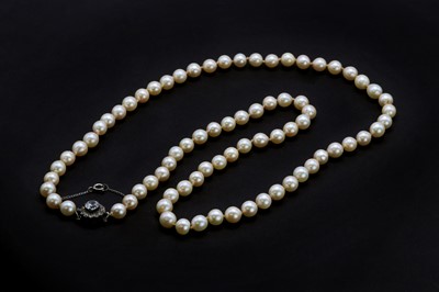 Lot 169 - A single row uniform cultured pearl necklace