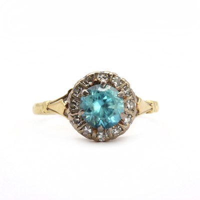 Lot 120 - A blue zircon and diamond cluster ring