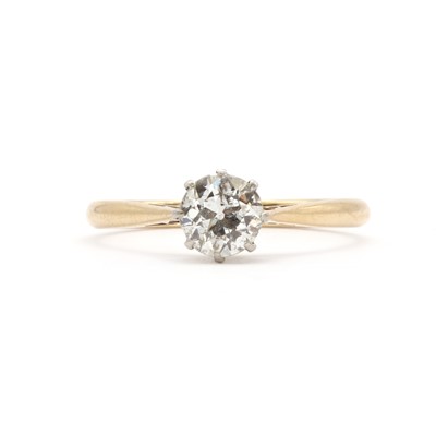 Lot 69 - A single stone diamond ring