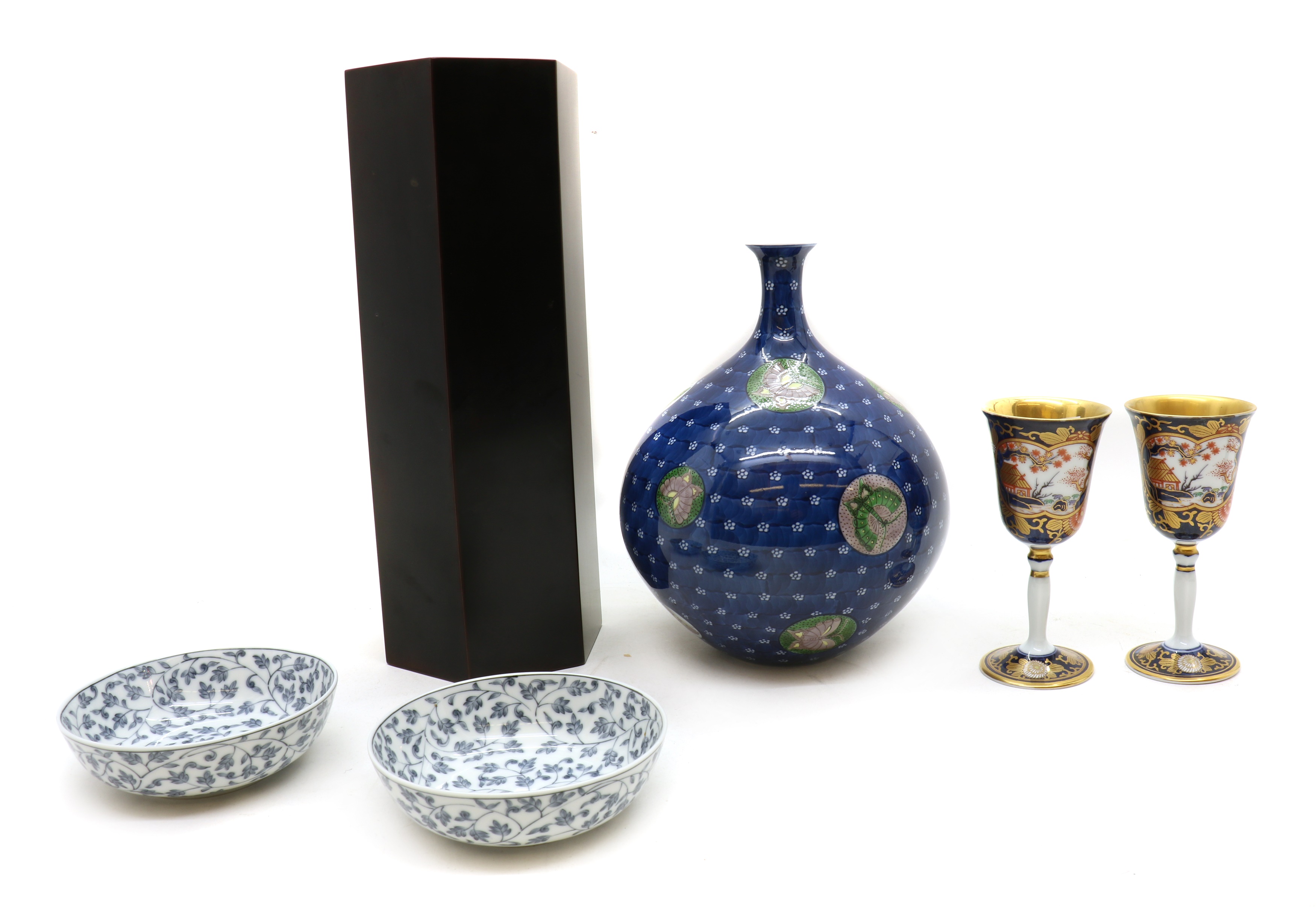 Lot 89 A Japanese black lacquer vase,