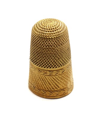 Lot 65 - An 18ct gold thimble