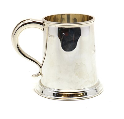 Lot 18 - A George III style silver mug