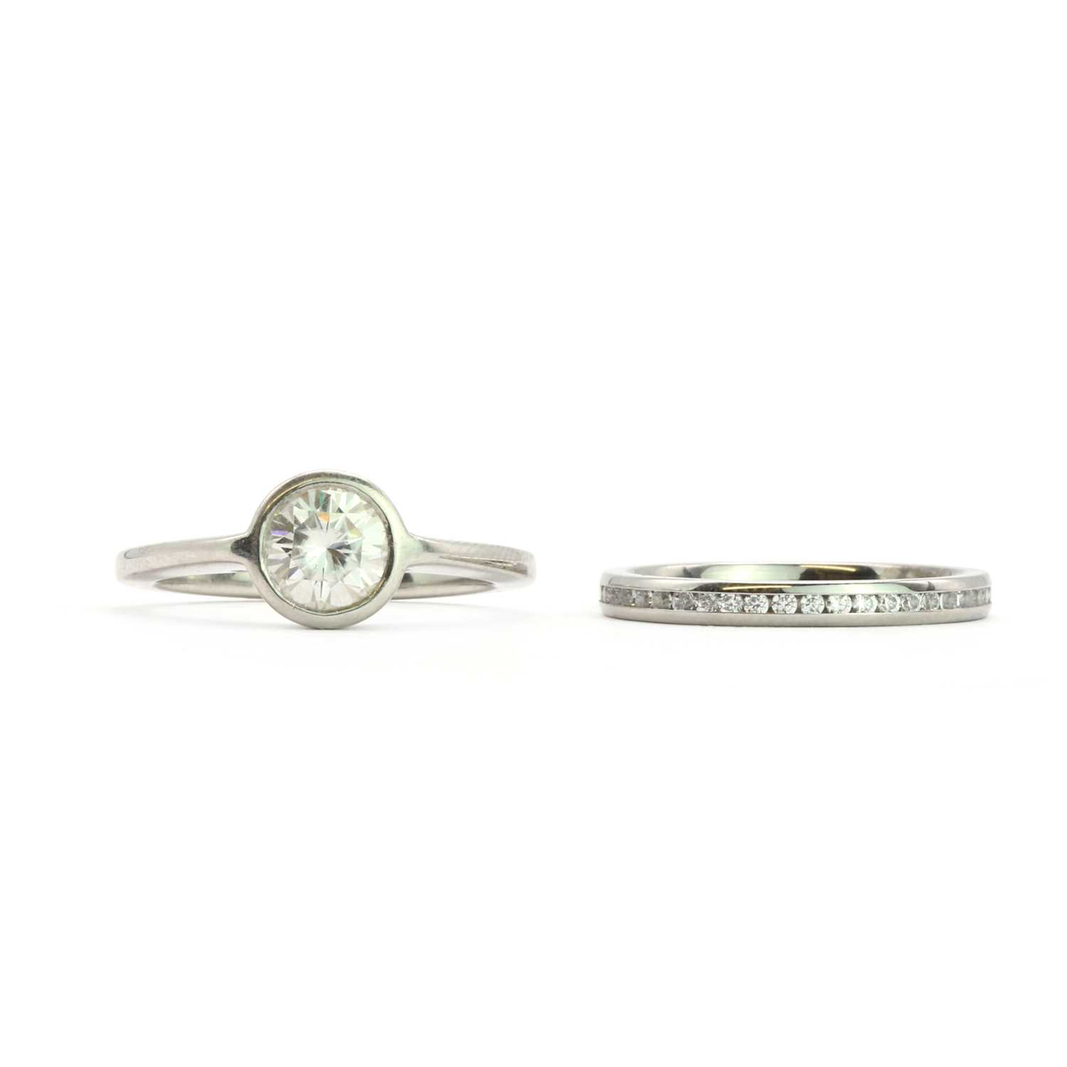 Lot 200 - A platinum and synthetic moissanite ring