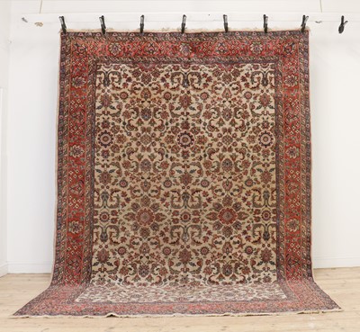 Lot 278 - An Oushak carpet