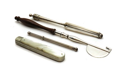 Lot 8 - A collection of silver items