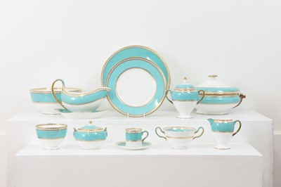 Lot 293 - A Wedgwood 'Ulander' dinner service