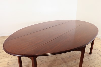 Lot 44 - A large George III mahogany wake table