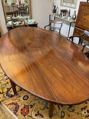 Lot 44 - A large George III mahogany wake table