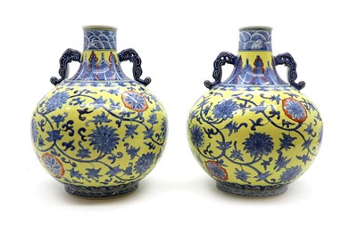 Lot 210 - A pair of Chinese porcelain vases