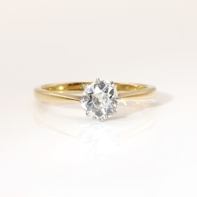 Lot 421 - A single stone diamond ring