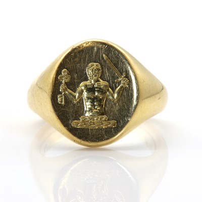 Lot 491 - An 18ct gold oval Signet ring