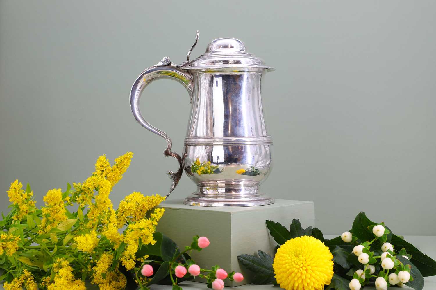 Lot 114 - A George III silver tankard