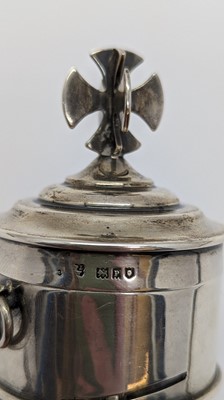 Lot 17 - An ecclesiastical silver mounted viaticum