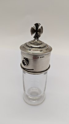 Lot 17 - An ecclesiastical silver mounted viaticum