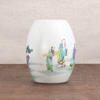 Lot 141 - A Chinese famille rose vase