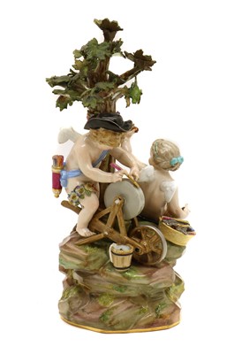 Lot 221 - A Meissen porcelain figure group