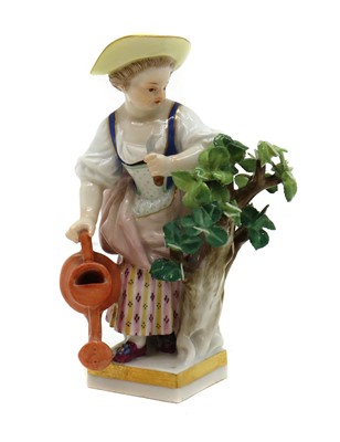 Lot 222 - A small Meissen porcelain figure