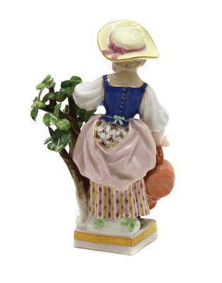 Lot 222 - A small Meissen porcelain figure