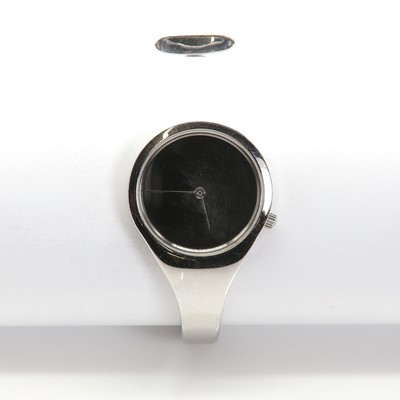 Lot 440 - A ladies' stainless steel torque style quartz bangle watch, by Georg Jensen