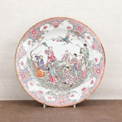 Lot 174 - A Chinese famille rose plate