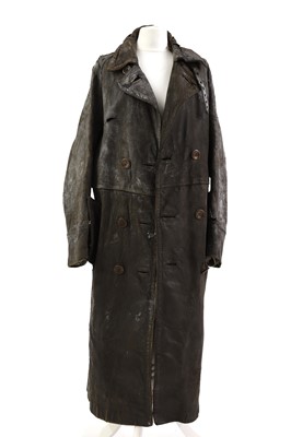 Lot 165 - A car or early aviator's leather coat