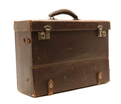 Lot 264 - A travelling medical chest